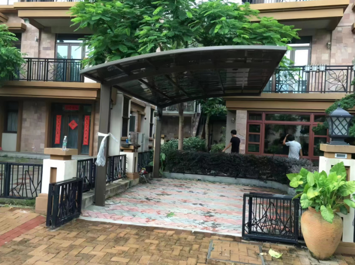 耐力板雨棚，到底能用多久？兩三年？十幾二十年？